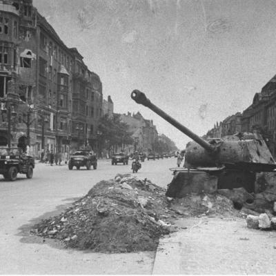 Pz kp bo 8 panzerturm panther ausf g ak bismarckstrasse schlossstrasse suarezstrasse william vandivert