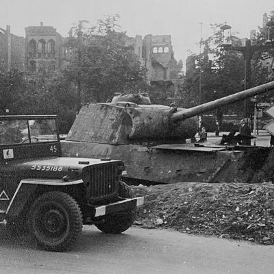 Pz kp bo 8 panzerturm panther ausf g al bismarckstrasse schlossstrasse suarezstrasse 7th tank division