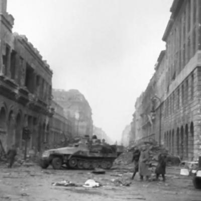 Sd kfz 251 7 ausf d unter der linden schadowstrasse die holle von berlin endkampf 1945 22m27